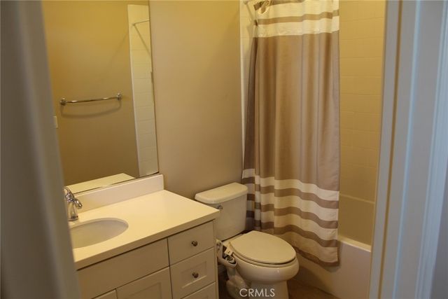 83 Thornhurst, Irvine, CA 92620