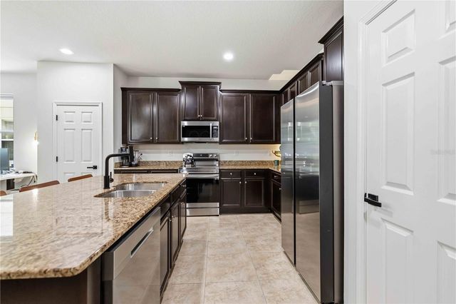 9040 ASPEN HOLLOW PLACE, Riverview, FL 33578