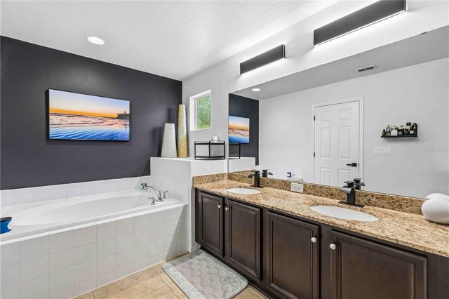 9040 ASPEN HOLLOW PLACE, Riverview, FL 33578