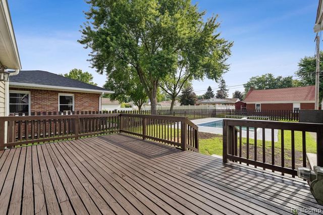 18902 Westmore Street, Livonia, MI 48152