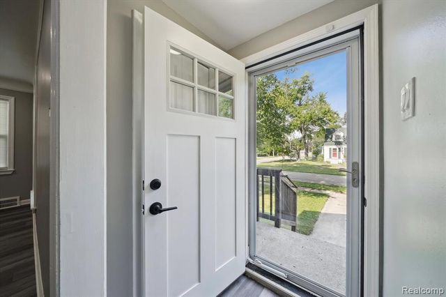 18902 Westmore Street, Livonia, MI 48152