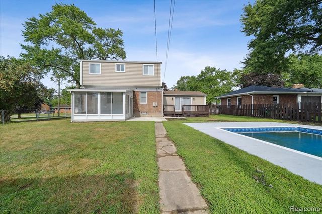 18902 Westmore Street, Livonia, MI 48152