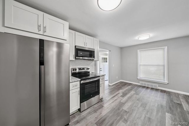 18902 Westmore Street, Livonia, MI 48152