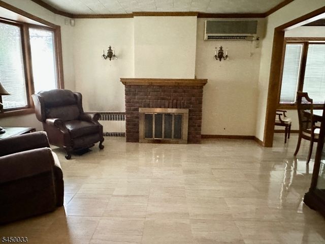 194 Glenwood Rd, Elizabeth City, NJ 07208