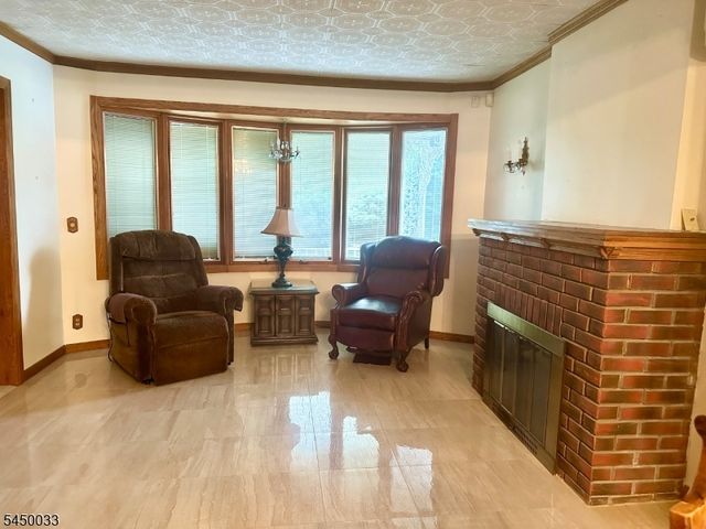 194 Glenwood Rd, Elizabeth City, NJ 07208