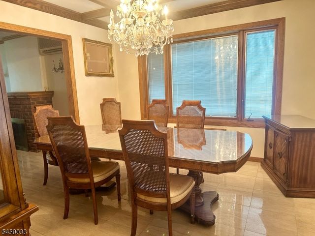194 Glenwood Rd, Elizabeth City, NJ 07208