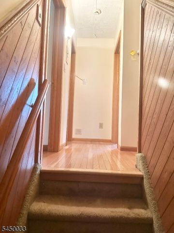 194 Glenwood Rd, Elizabeth City, NJ 07208