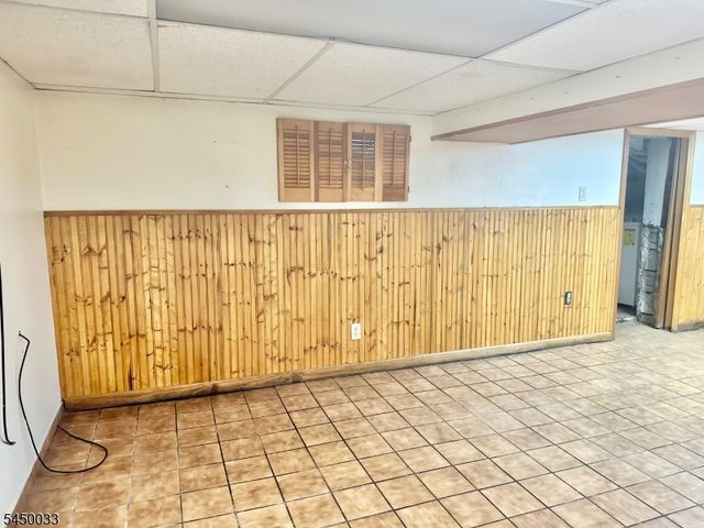 194 Glenwood Rd, Elizabeth City, NJ 07208