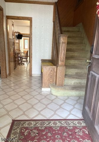 194 Glenwood Rd, Elizabeth City, NJ 07208
