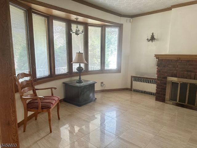 194 Glenwood Rd, Elizabeth City, NJ 07208