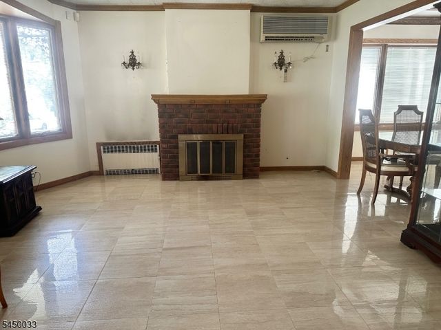 194 Glenwood Rd, Elizabeth City, NJ 07208