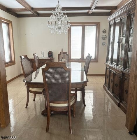 194 Glenwood Rd, Elizabeth City, NJ 07208