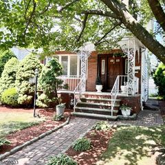 194 Glenwood Rd, Elizabeth City, NJ 07208
