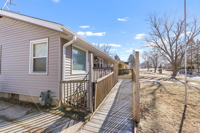 2316 Cornell Drive, Rockford, IL 61108