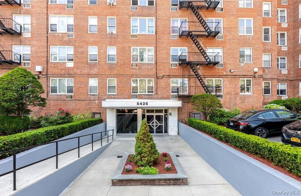54-25 Valles Avenue 2A, Bronx, NY 10471