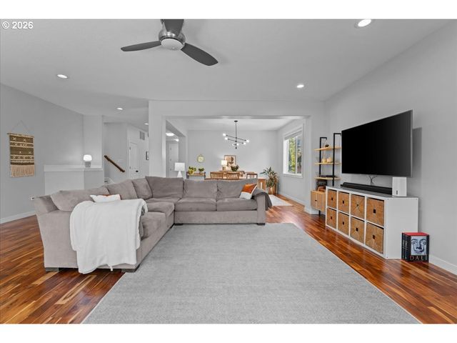 12996 Sw HAZELCREST Way, Portland, OR 97224