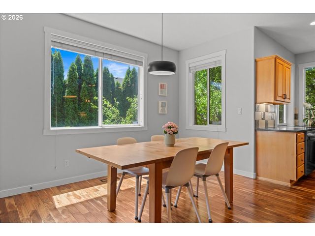 12996 Sw HAZELCREST Way, Portland, OR 97224