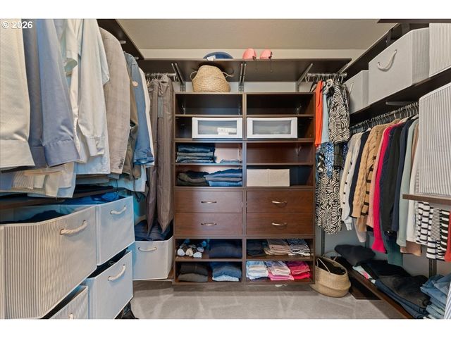 12996 Sw HAZELCREST Way, Portland, OR 97224
