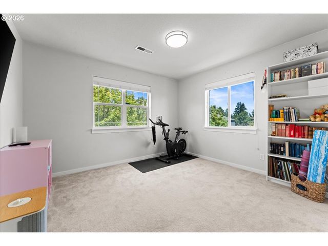 12996 Sw HAZELCREST Way, Portland, OR 97224