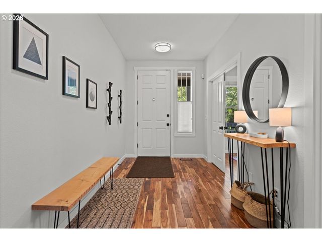 12996 Sw HAZELCREST Way, Portland, OR 97224