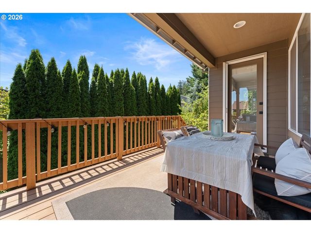 12996 Sw HAZELCREST Way, Portland, OR 97224