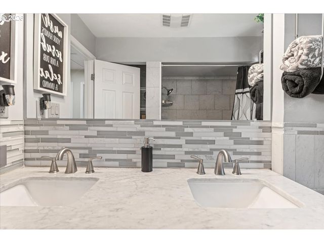7120 Ne 22ND Ave, Portland, OR 97211