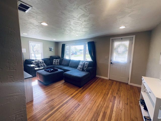 1126 TAFT AVENUE, Oshkosh, WI 54902