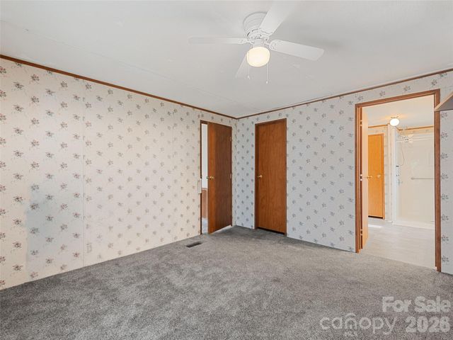 39 Spruce Street, Waynesville, NC 28786