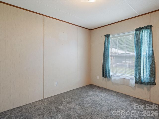 39 Spruce Street, Waynesville, NC 28786