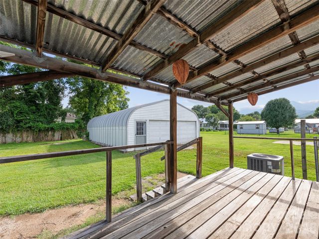 39 Spruce Street, Waynesville, NC 28786
