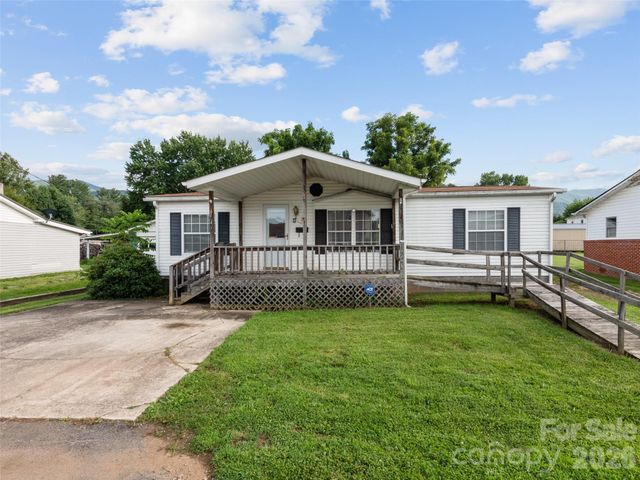 39 Spruce Street, Waynesville, NC 28786