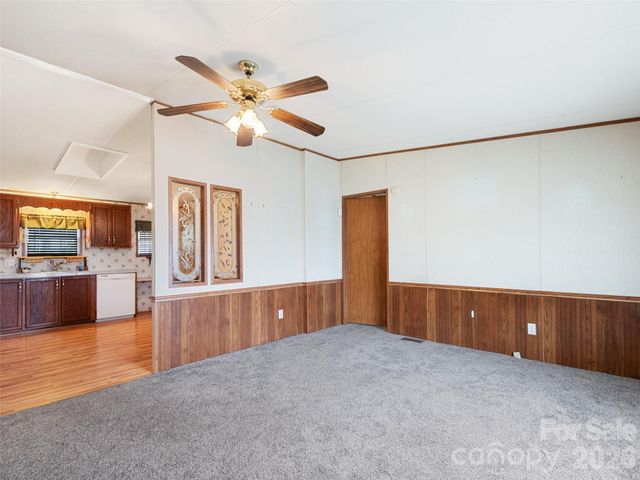 39 Spruce Street, Waynesville, NC 28786