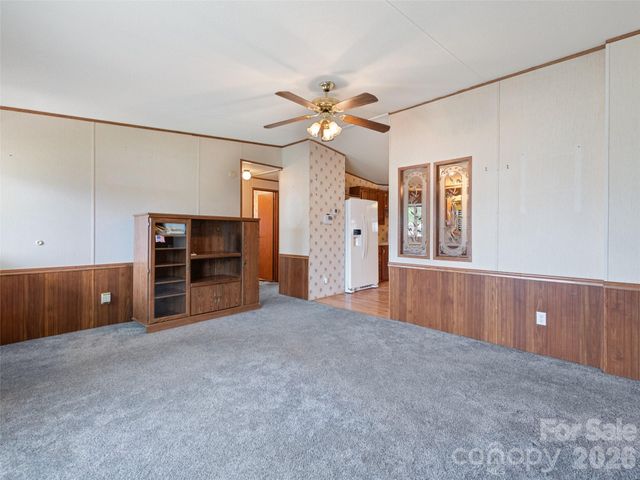 39 Spruce Street, Waynesville, NC 28786