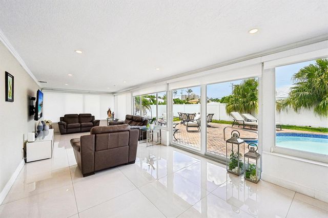 2940 NE 39th Court, Lighthouse Point, FL 33064