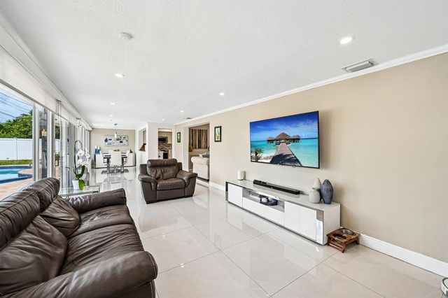 2940 NE 39th Court, Lighthouse Point, FL 33064