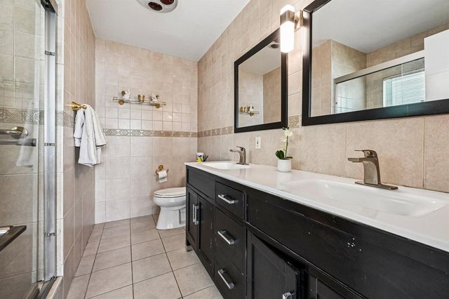2940 NE 39th Court, Lighthouse Point, FL 33064