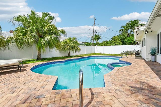2940 NE 39th Court, Lighthouse Point, FL 33064