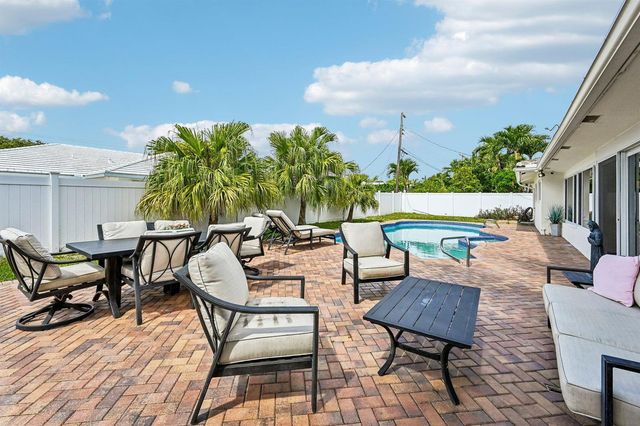 2940 NE 39th Court, Lighthouse Point, FL 33064