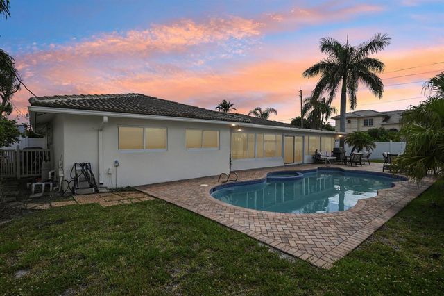 2940 NE 39th Court, Lighthouse Point, FL 33064