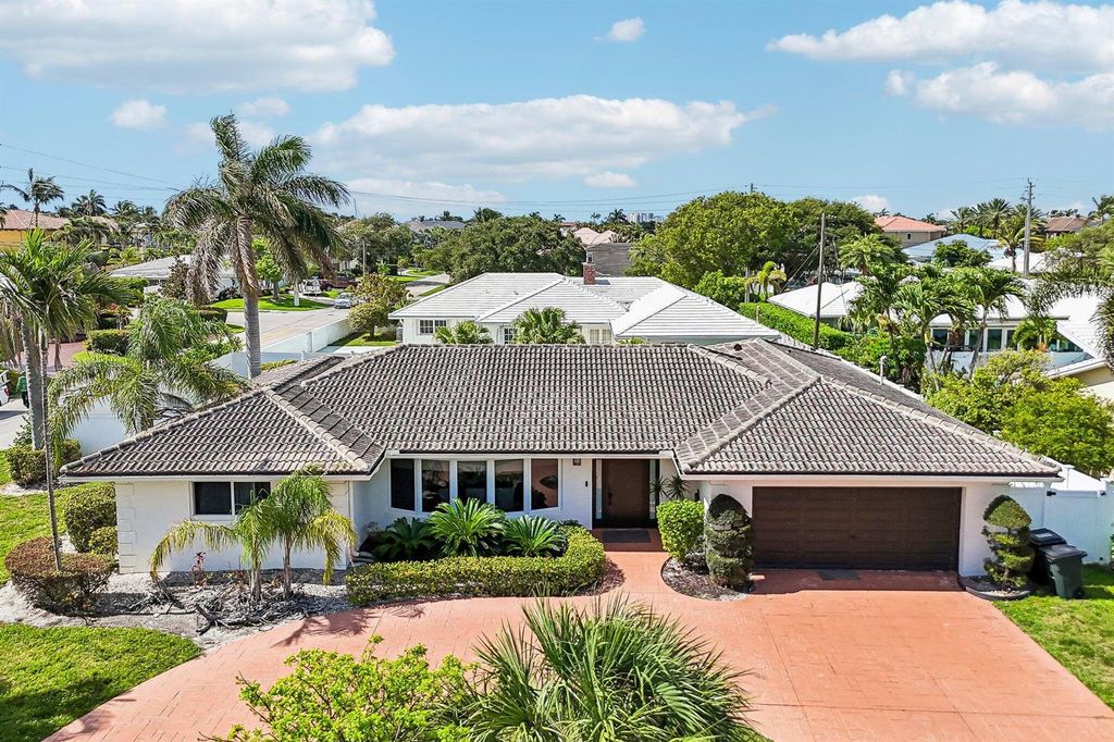2940 NE 39th Court, Lighthouse Point, FL 33064