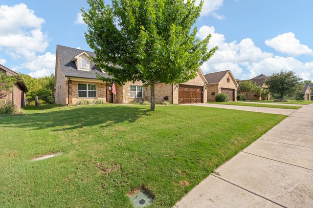 3137 Shoreline Drive, Burleson, TX 76028