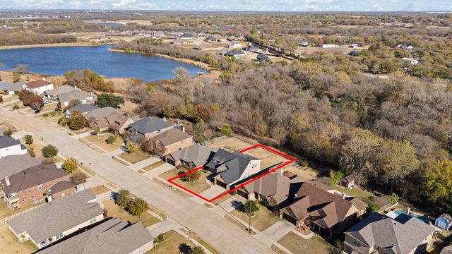 3137 Shoreline Drive, Burleson, TX 76028