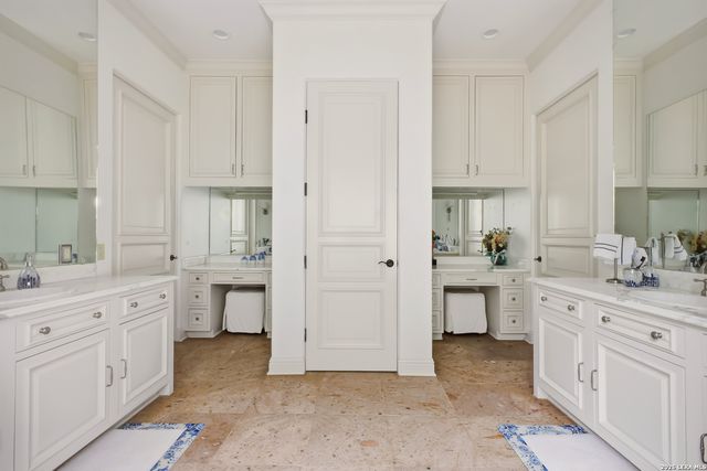 1726 GREYSTONE RDG, San Antonio, TX 78258