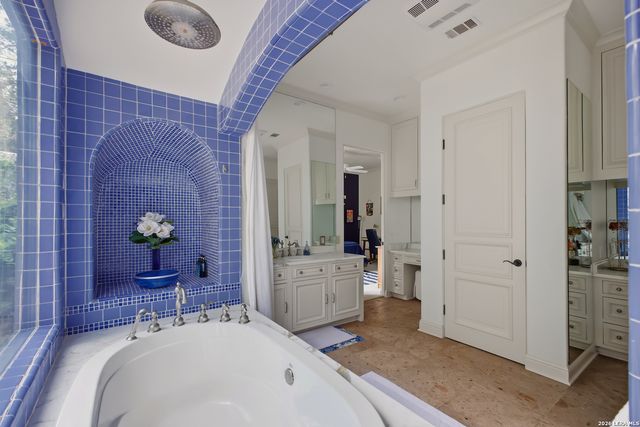 1726 GREYSTONE RDG, San Antonio, TX 78258