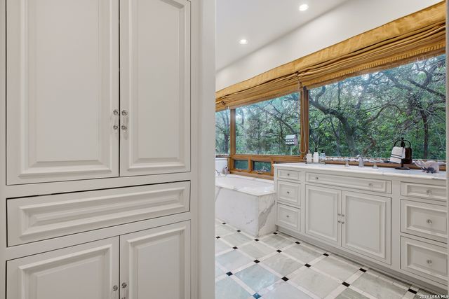 1726 GREYSTONE RDG, San Antonio, TX 78258