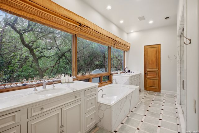 1726 GREYSTONE RDG, San Antonio, TX 78258