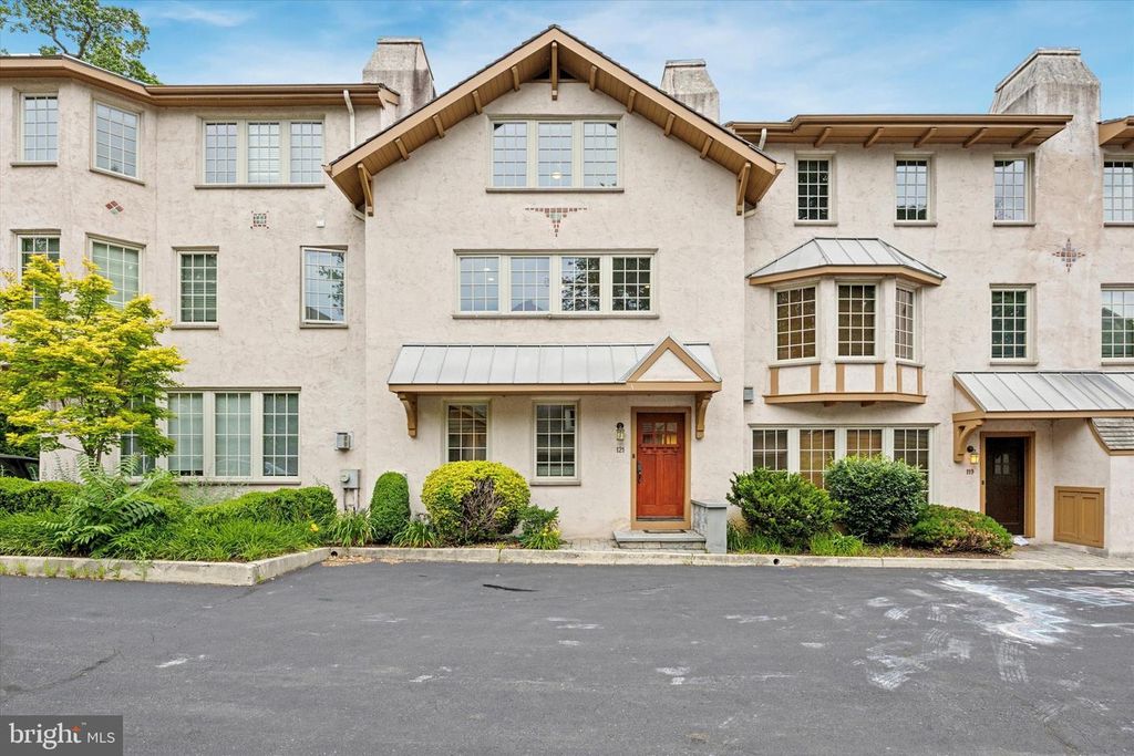121 VALLEY PL, Media, PA 19063