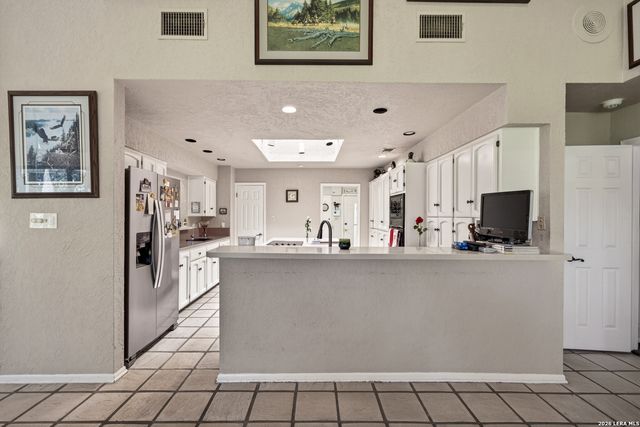 29323 No Le Hace, Fair Oaks Ranch, TX 78015