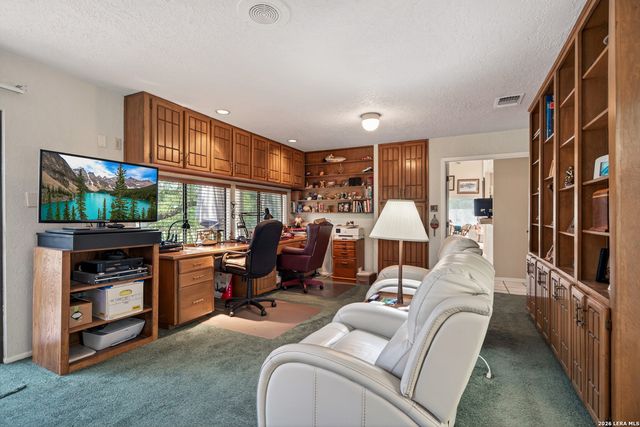 29323 No Le Hace, Fair Oaks Ranch, TX 78015