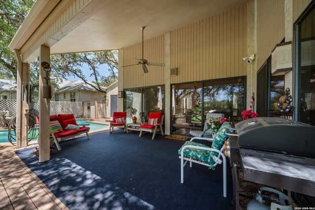 29323 No Le Hace, Fair Oaks Ranch, TX 78015